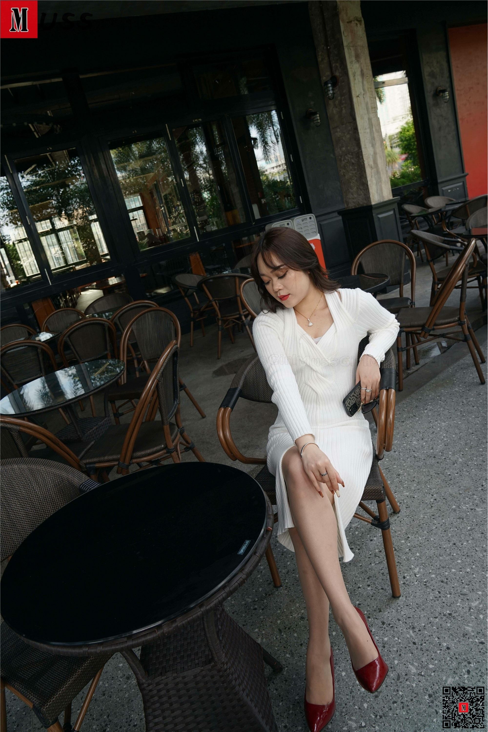 MussGirl慕丝女郎  NO.202 白色连衣裙高跟